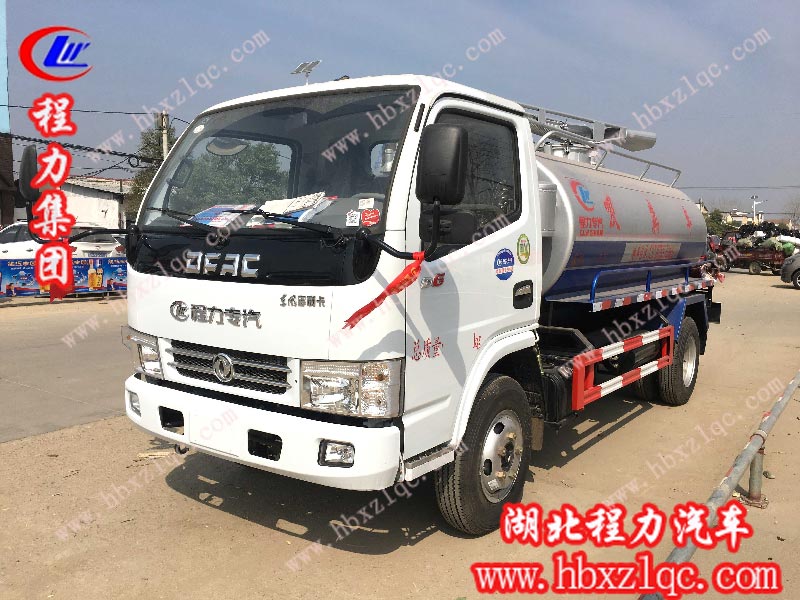 程力集團(tuán)小編為大家介紹吸污車(chē)和吸糞車(chē)的區(qū)別