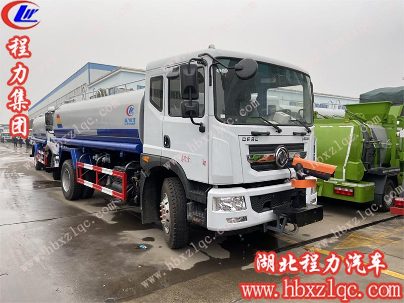 湖北程力集團(tuán)灑水車(chē)帶電子炮，輕松實(shí)現(xiàn)雨露均沾